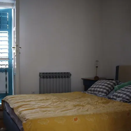 Apartment & Lada *